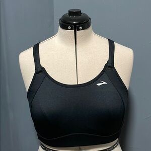 Brooks Black Sports Bra with Adjustable Straps and Racerback Size-38D